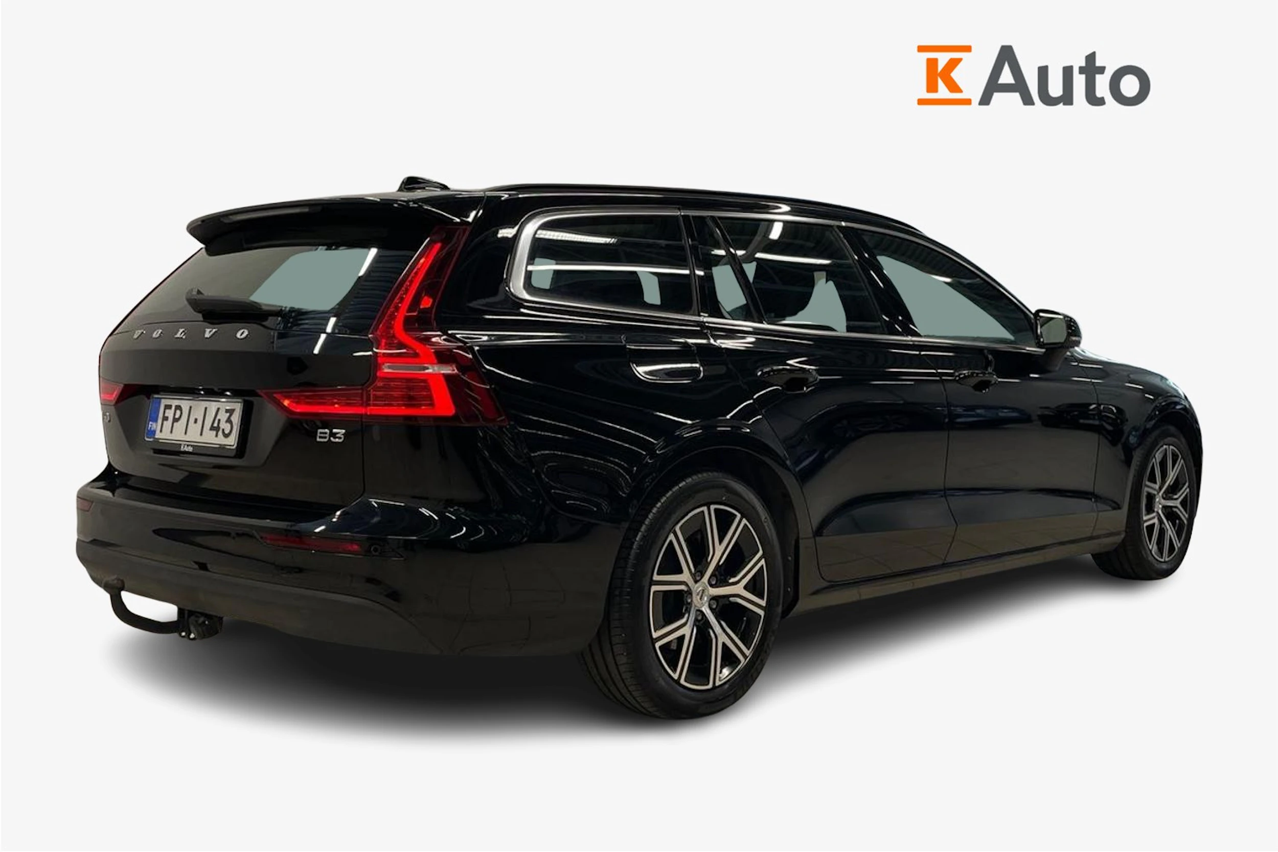 Musta Volvo V60 2022 kuva 2.