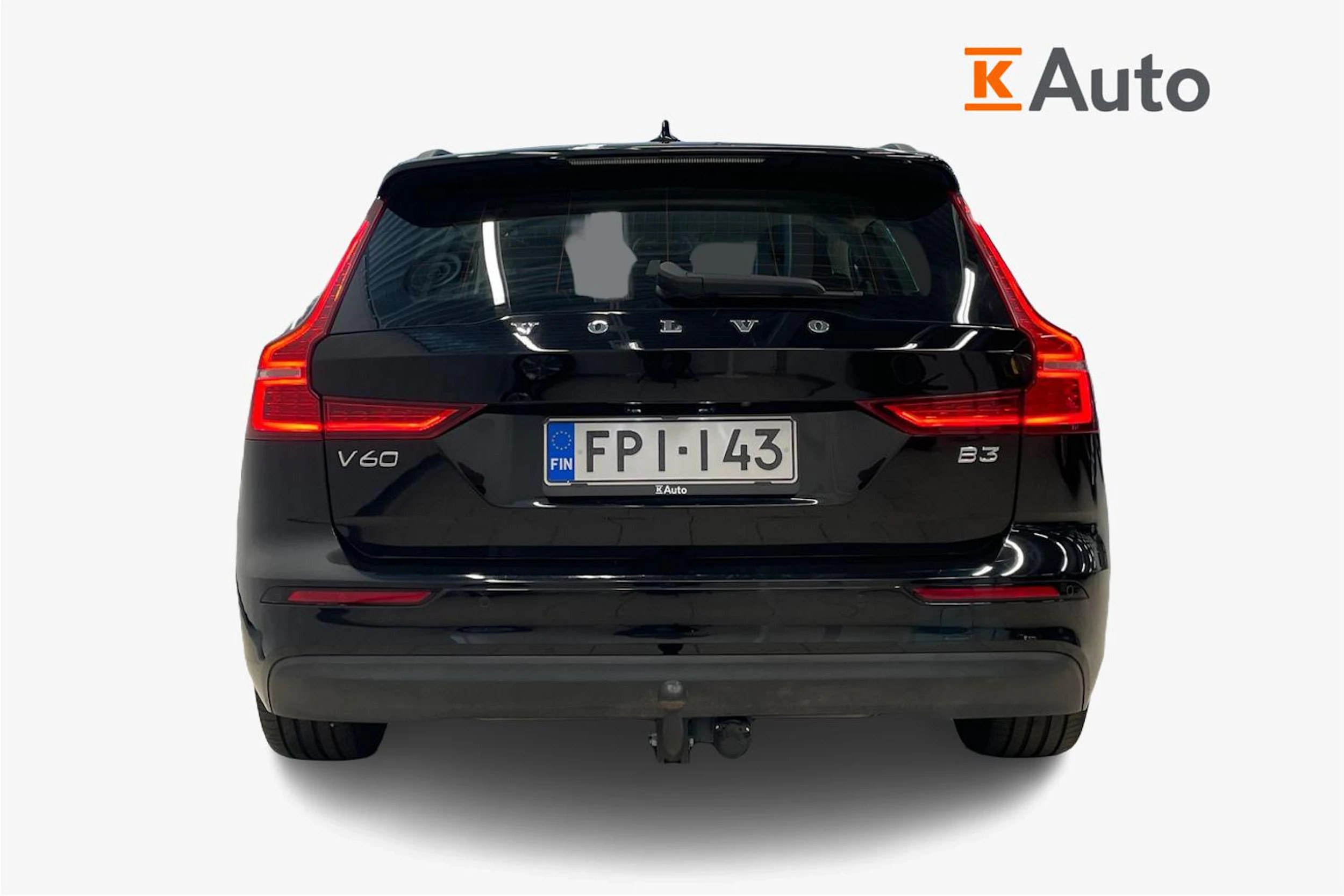 Musta Volvo V60 2022 kuva 3.