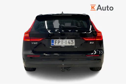 Musta Volvo V60 2022 kuva 3.