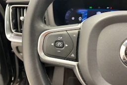 Musta Volvo V60 2022 kuva 13.