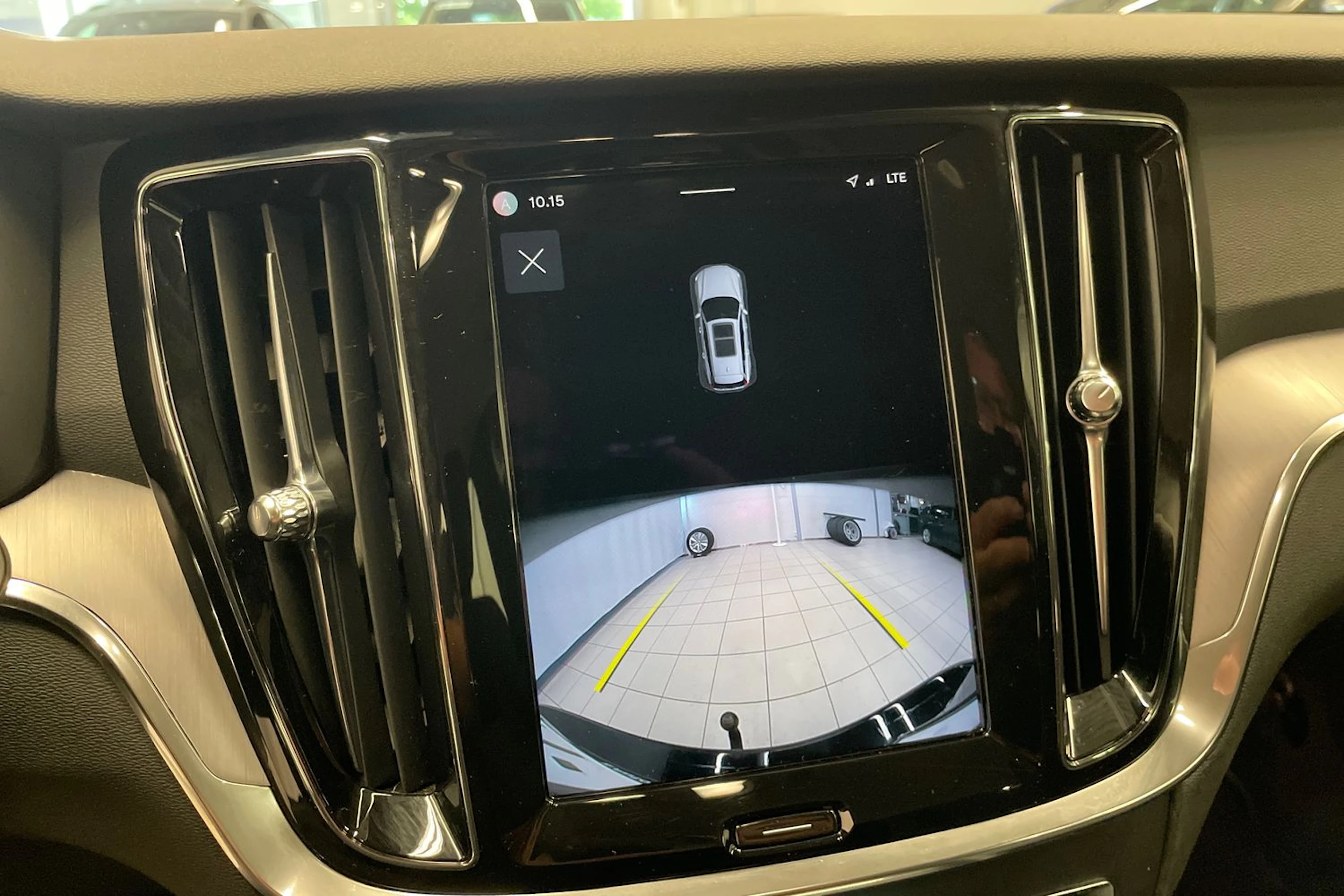 Musta Volvo V60 2022 kuva 15.