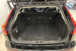 Musta Volvo V60 2022 kuva 18.