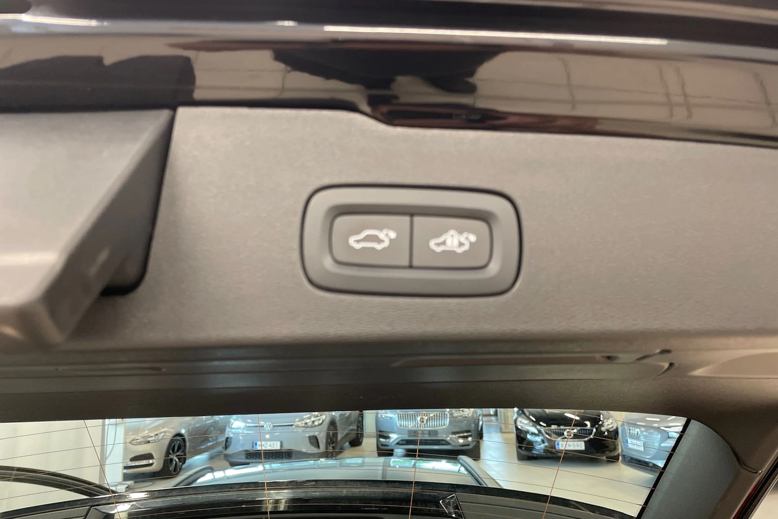 Musta Volvo V60 2022 kuva 20.
