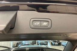 Musta Volvo V60 2022 kuva 20.