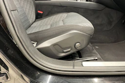 Musta Volvo V60 2022 kuva 25.