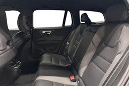 musta Volvo V60 2022 kuva 10.