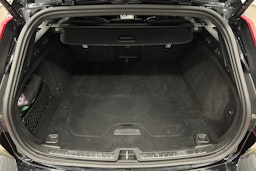musta Volvo V60 2022 kuva 14.