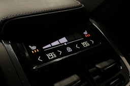 musta Volvo V60 2022 kuva 16.