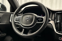musta Volvo V60 2022 kuva 22.