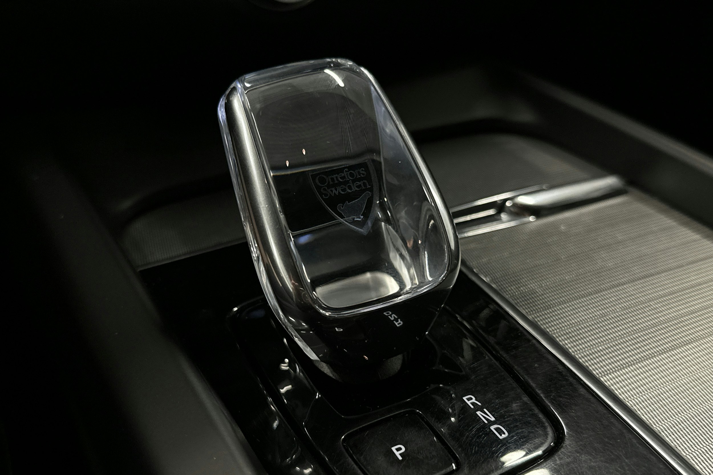 musta Volvo V60 2022 kuva 31.