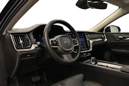 musta Volvo V60 2022 kuva 7.
