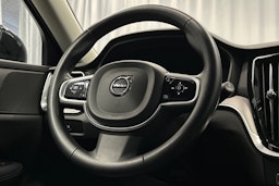 musta Volvo V60 2022 kuva 21.