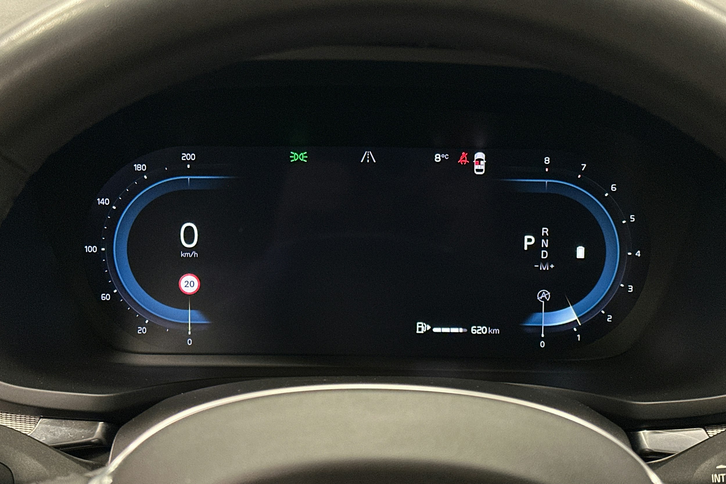 musta Volvo V60 2022 kuva 24.