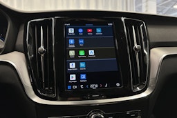 musta Volvo V60 2022 kuva 28.