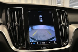 musta Volvo V60 2022 kuva 32.