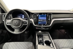 musta Volvo V60 2022 kuva 9.