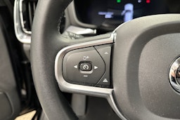 musta Volvo V60 2022 kuva 14.