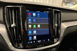 musta Volvo V60 2022 kuva 17.