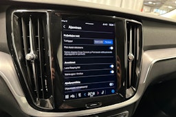 musta Volvo V60 2022 kuva 19.
