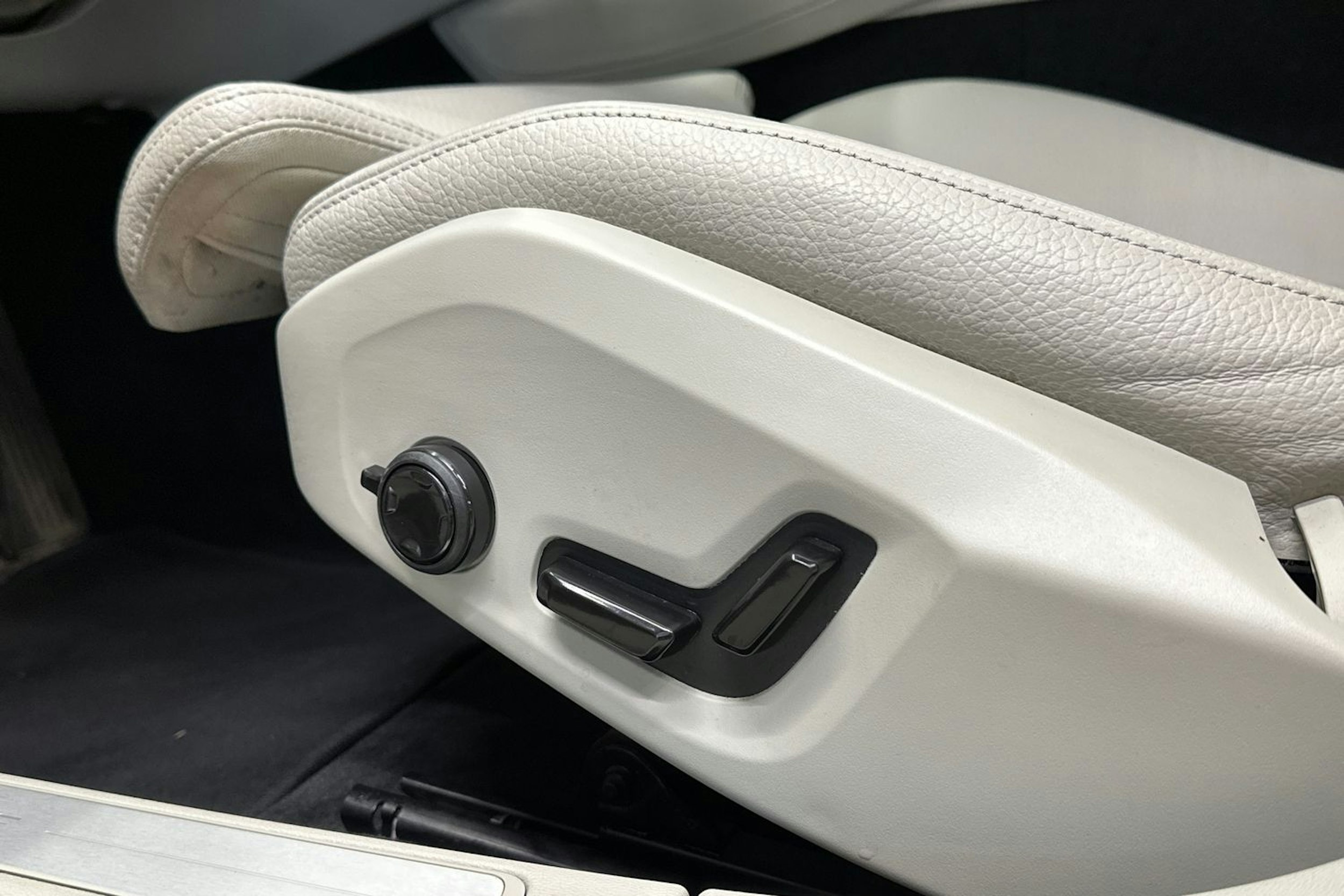 ruskea (beige) Volvo V60 2022 kuva 20.