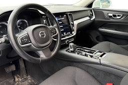 valkoinen Volvo V60 2022 kuva 3.