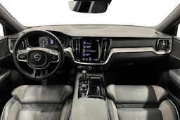 valkoinen Volvo V60 2022 kuva 9.