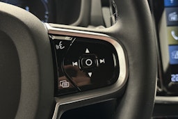 valkoinen Volvo V60 2022 kuva 22.