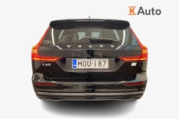 Musta Volvo V60 2022 kuva 3.
