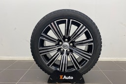 Musta Volvo V60 2022 kuva 13.