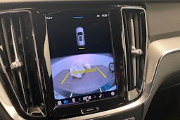 Musta Volvo V60 2022 kuva 17.
