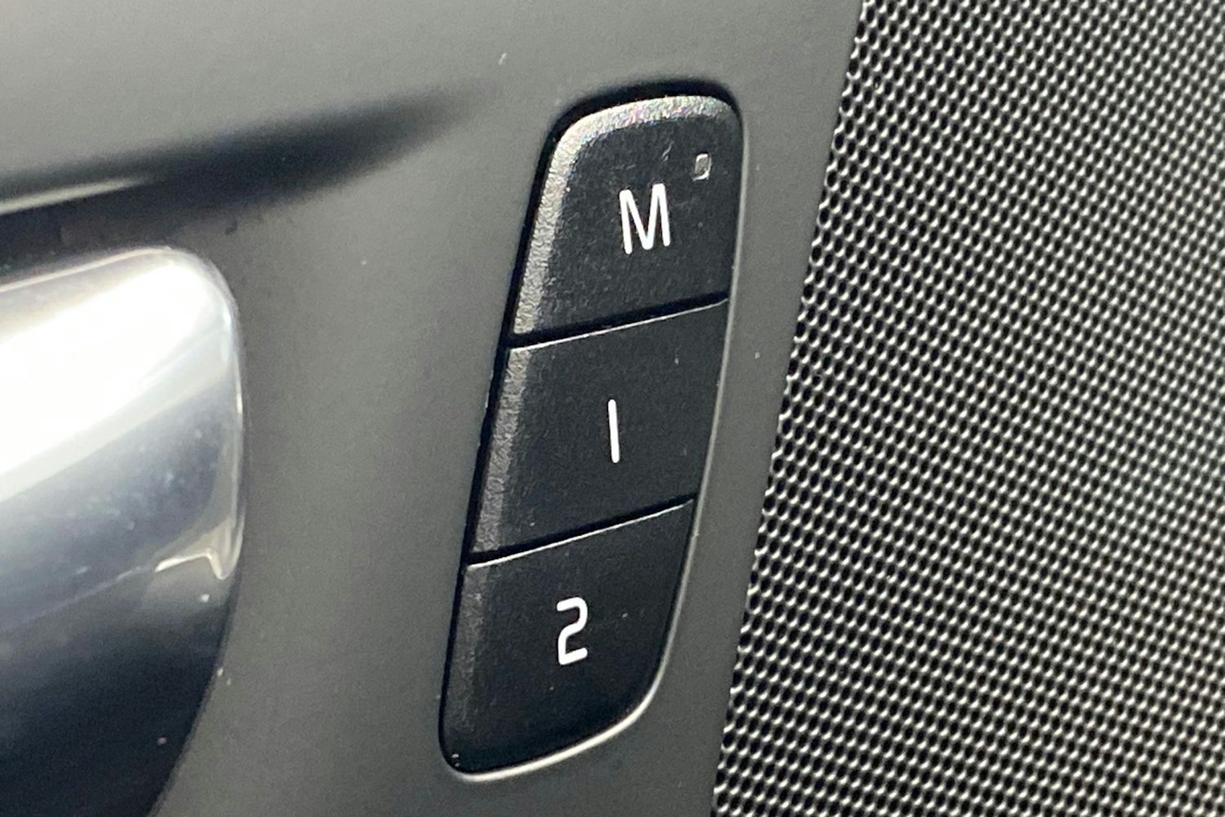 Musta Volvo V60 2022 kuva 22.