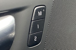 Musta Volvo V60 2022 kuva 22.