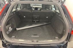 Musta Volvo V60 2022 kuva 25.