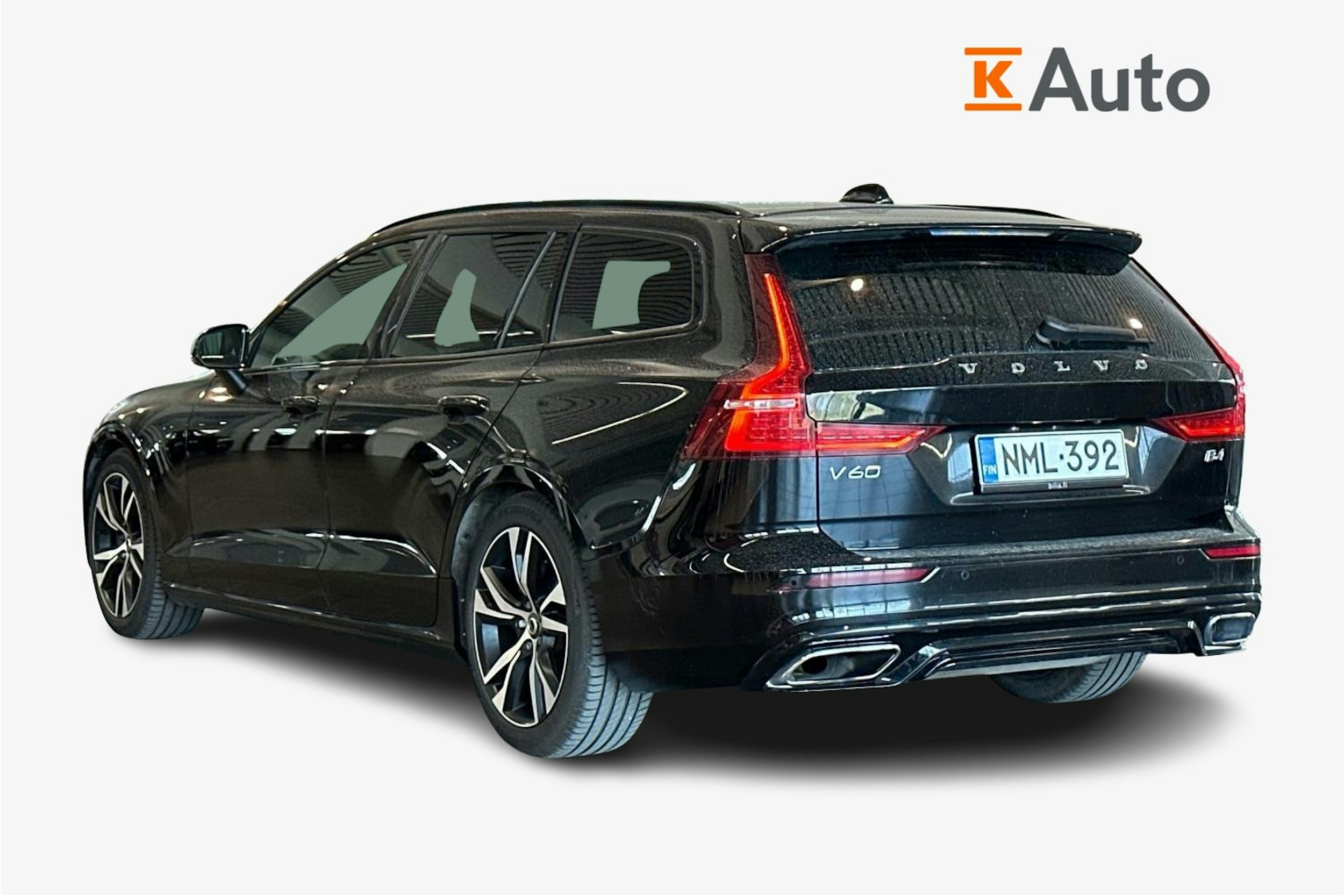 musta Volvo V60 2022 kuva 2.