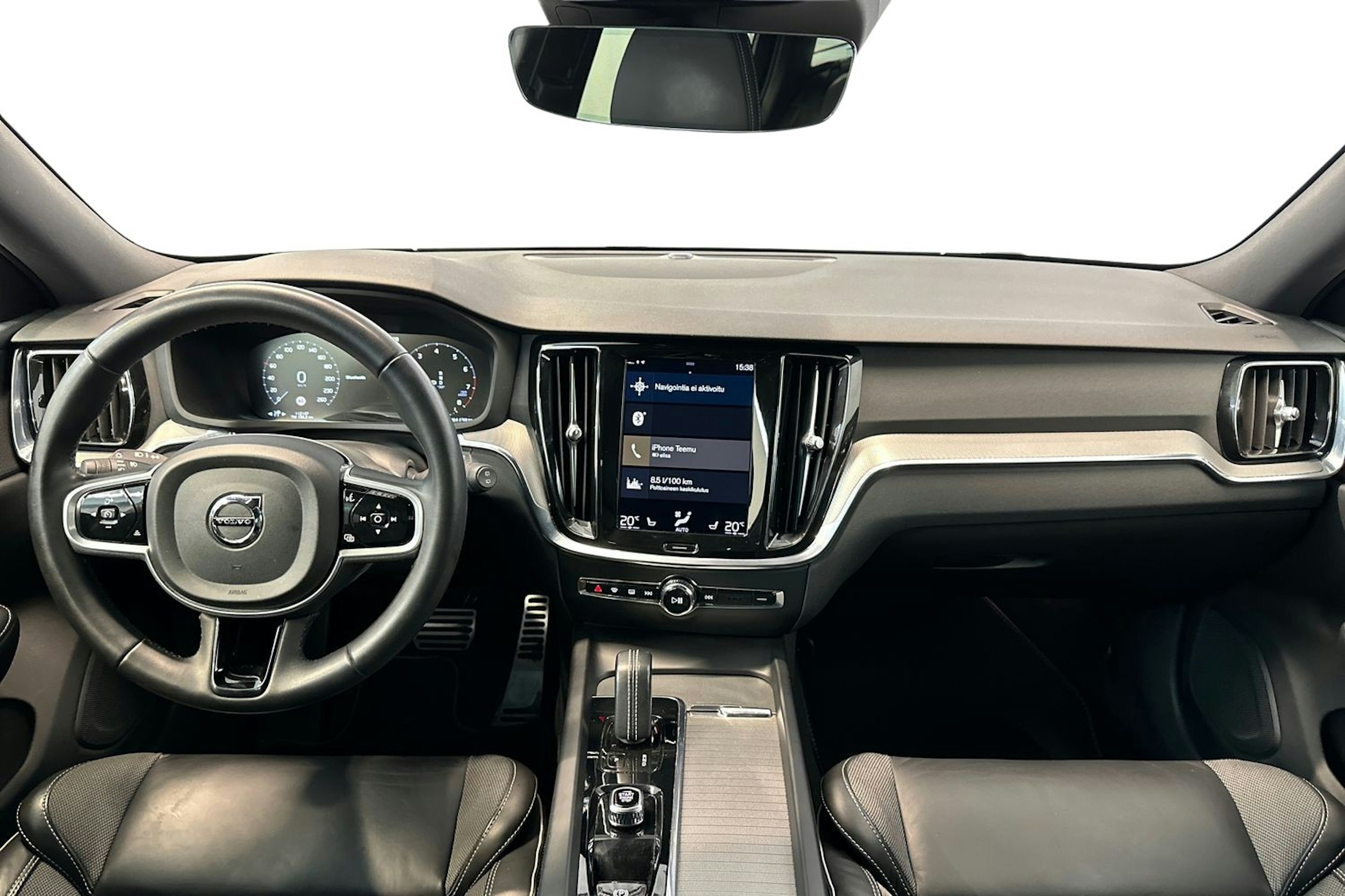 musta Volvo V60 2022 kuva 9.