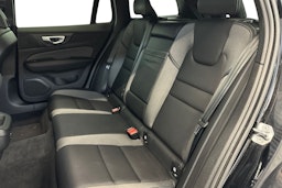 musta Volvo V60 2022 kuva 10.