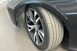 musta Volvo V60 2022 kuva 13.