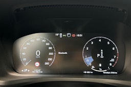 musta Volvo V60 2022 kuva 23.