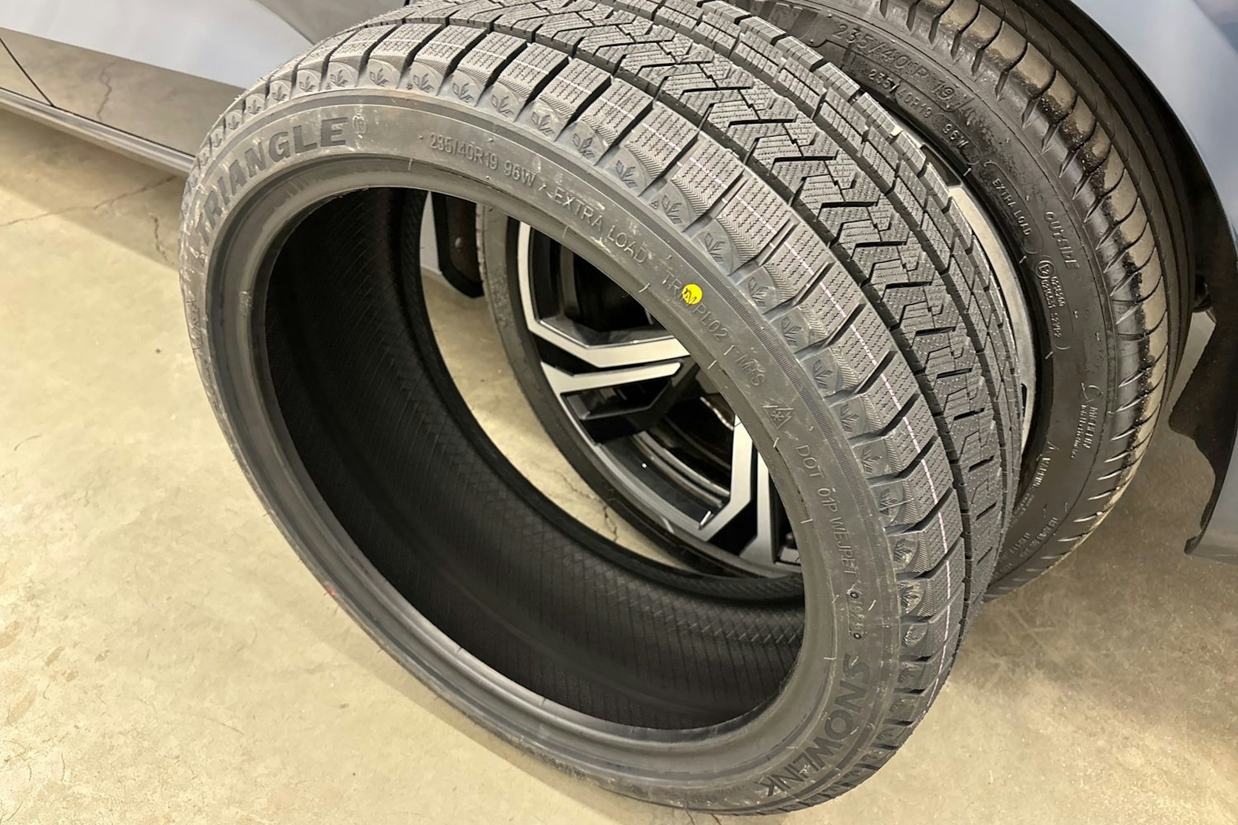 met. sininen Volvo V60 2022 kuva 13.