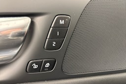 met. sininen Volvo V60 2022 kuva 17.