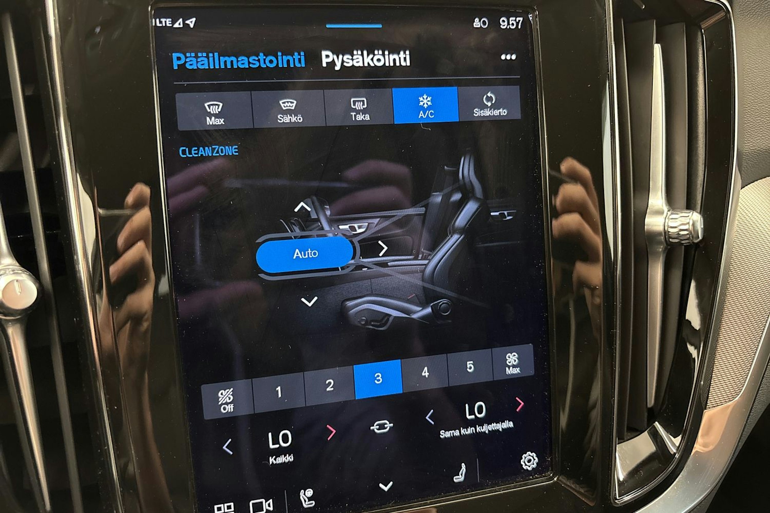 met. sininen Volvo V60 2022 kuva 26.