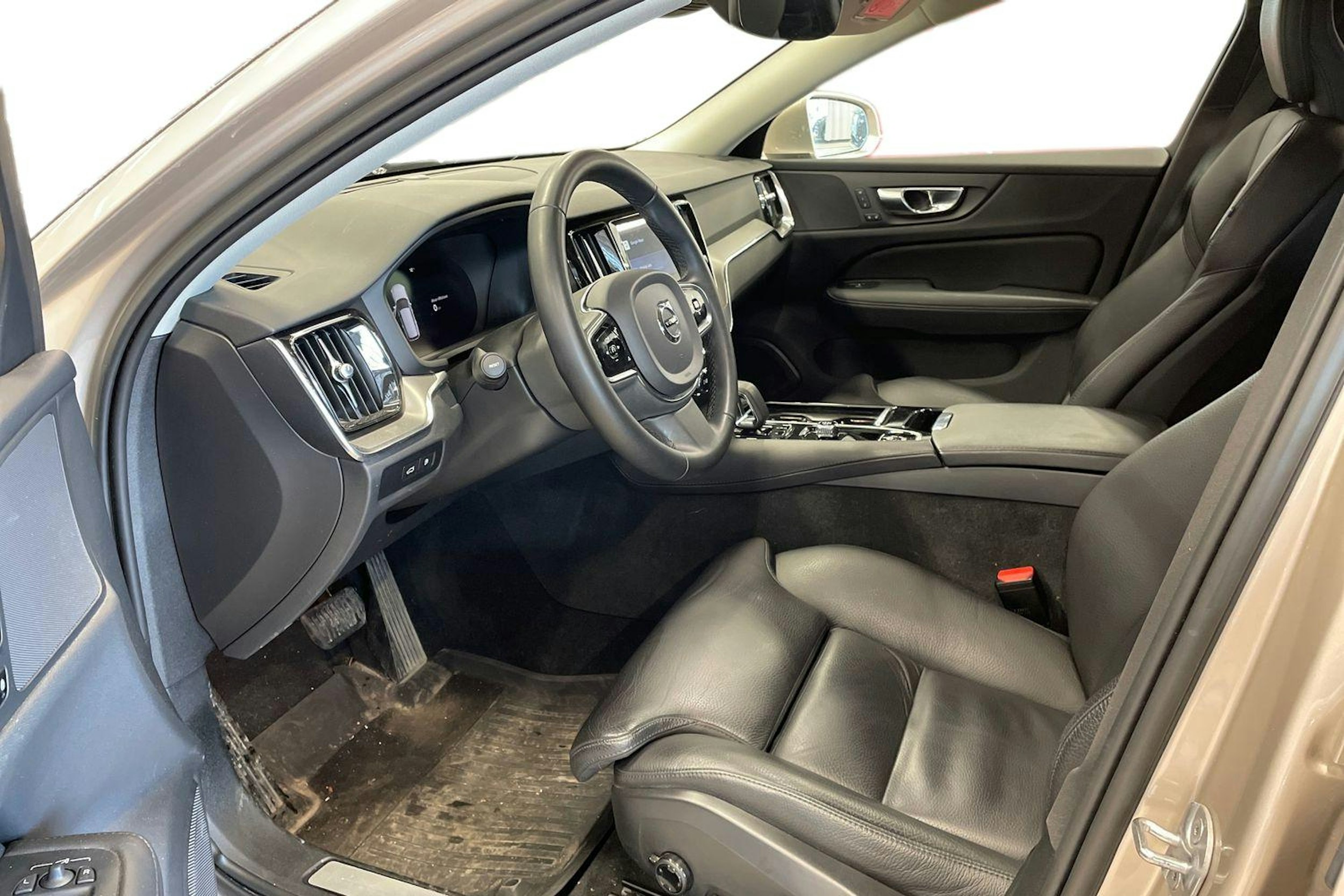 ruskea (beige) Volvo V60 2022 kuva 3.