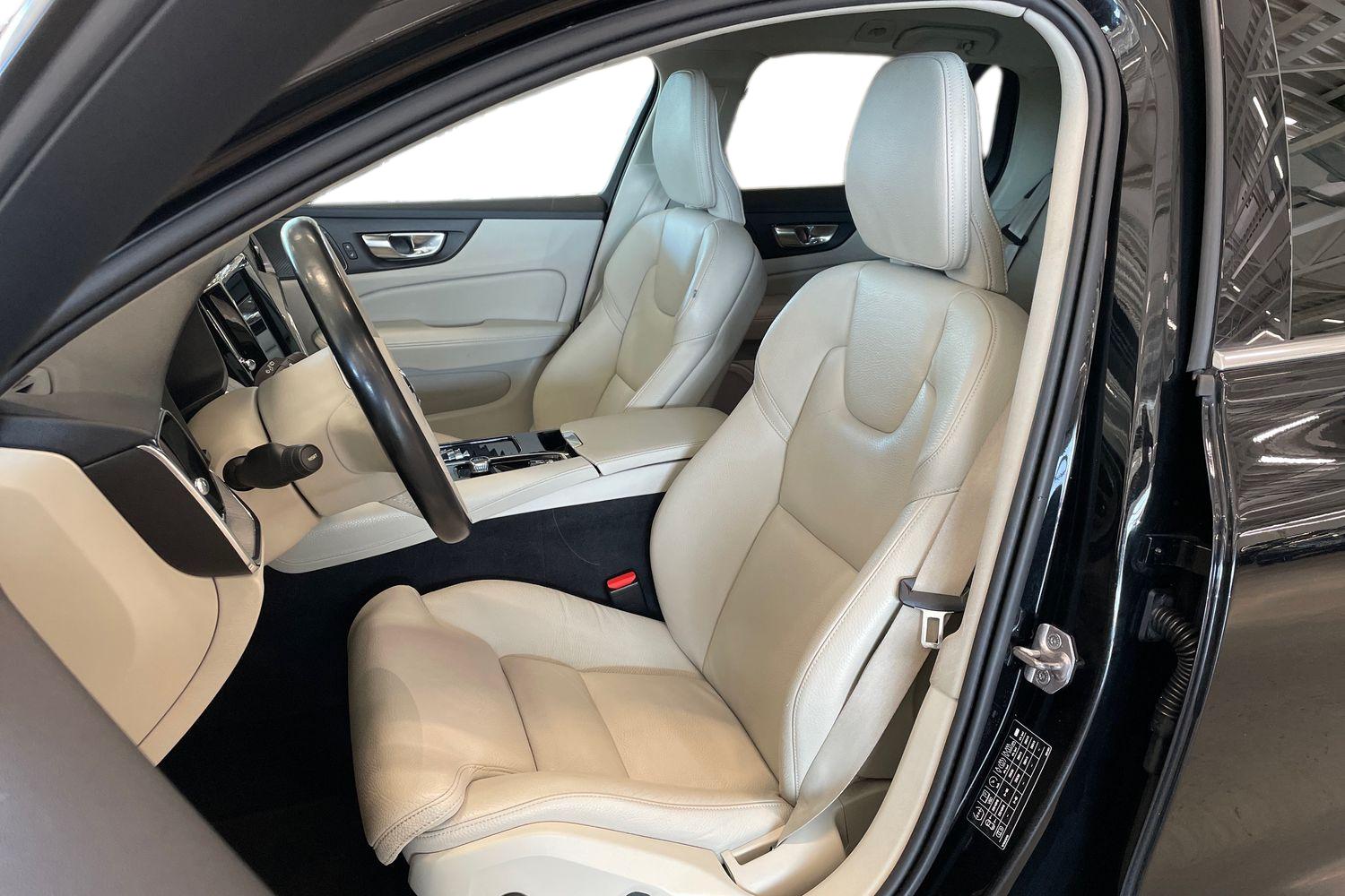 Volvo V60 2022, photo 6/40