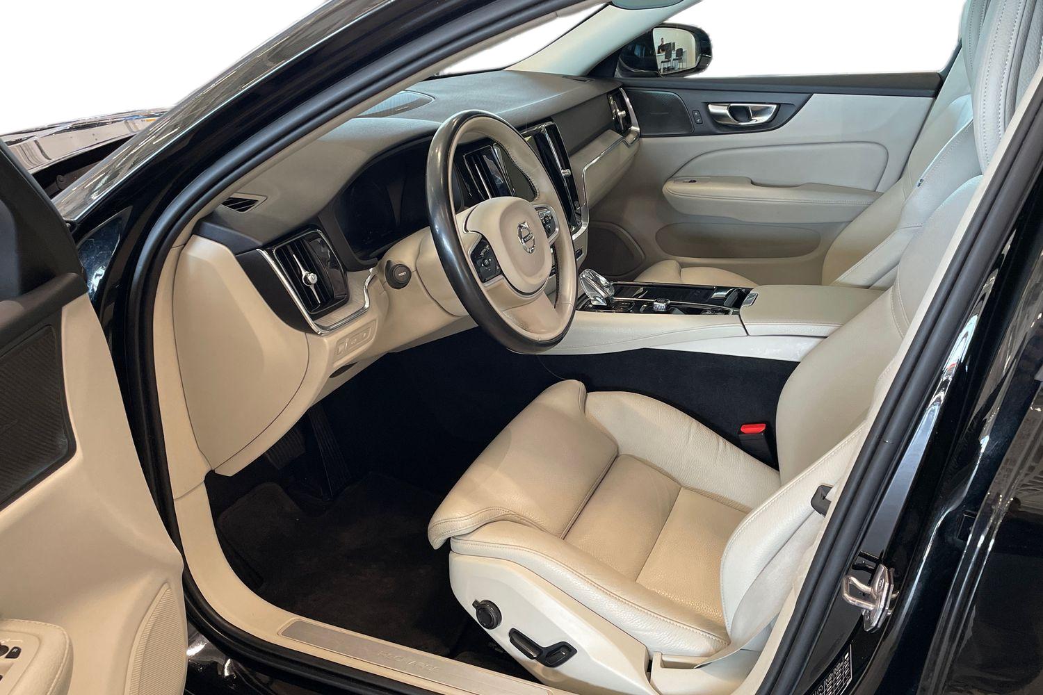 Volvo V60 2022, photo 7/40