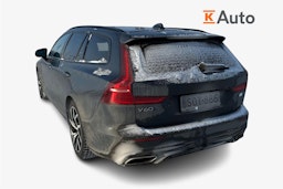 sininen Volvo V60 2022 kuva 2.