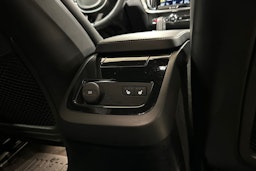 sininen Volvo V60 2022 kuva 12.
