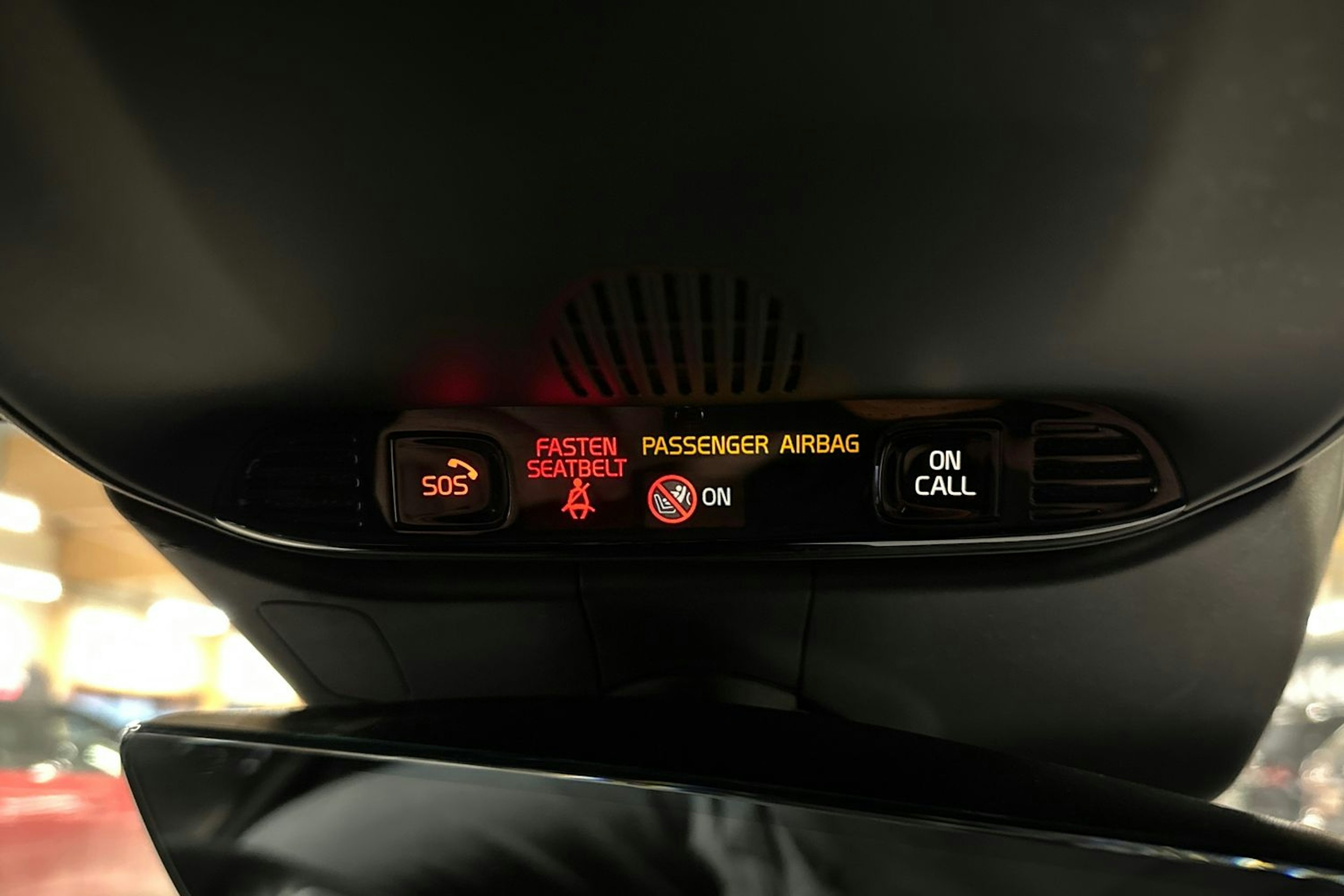 sininen Volvo V60 2022 kuva 21.