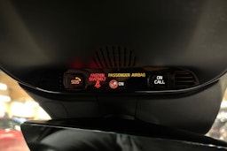 sininen Volvo V60 2022 kuva 21.