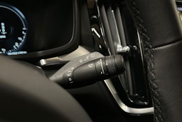 sininen Volvo V60 2022 kuva 24.