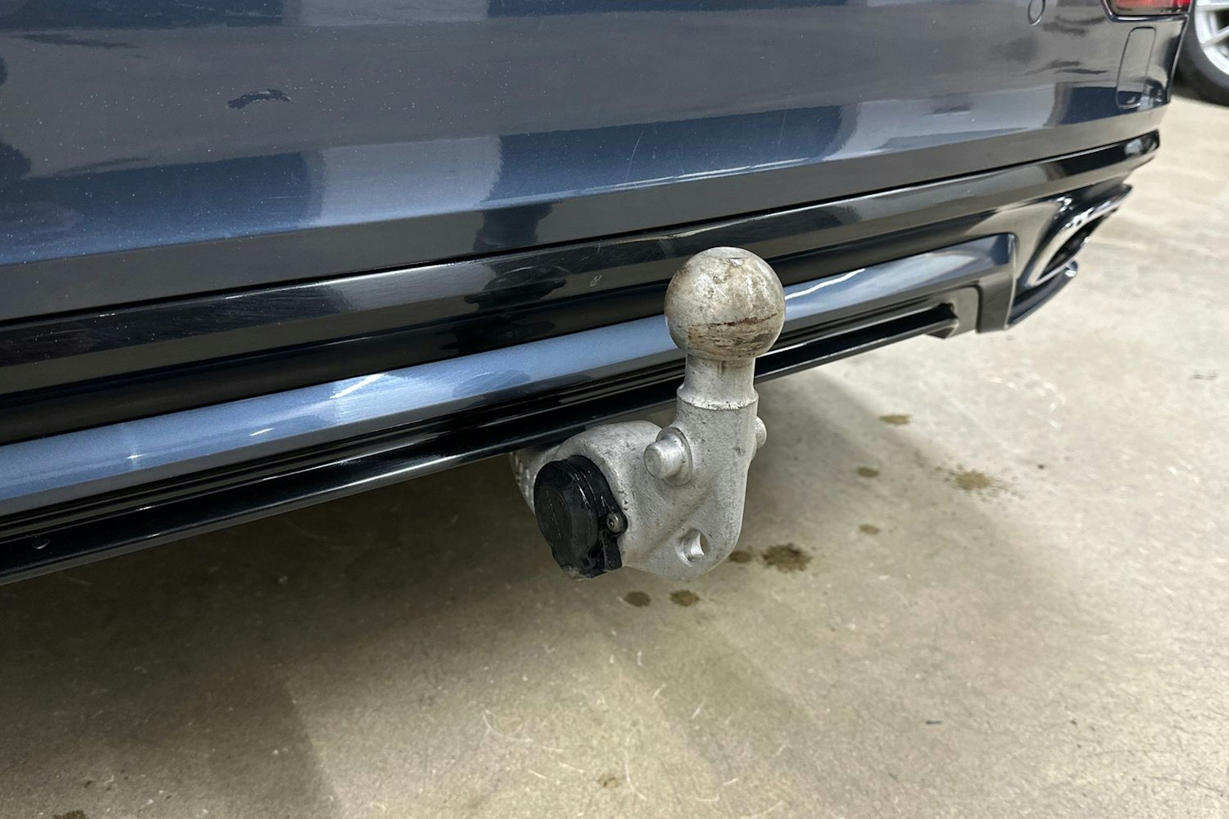 sininen Volvo V60 2022 kuva 28.